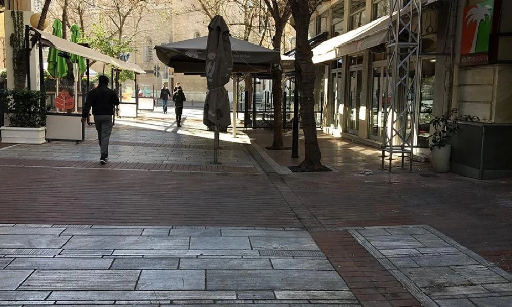 Κορονοϊός -Πρόεδρος Εμπορικού Συλλόγου Αθήνας: «Θα χαθούν θέσεις εργασίας, ήδη μπαίνουν λουκέτα σε επιχειρήσεις»